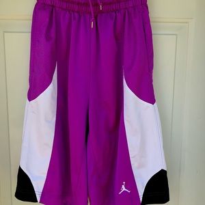 ✔️Nike Air Jordan Shorts size small🟪